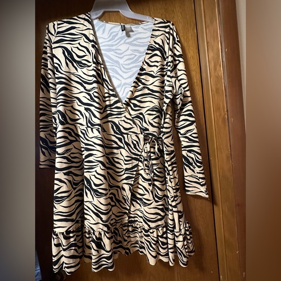 Long sleeve dress ** tags attached** - Picture 1 of 8